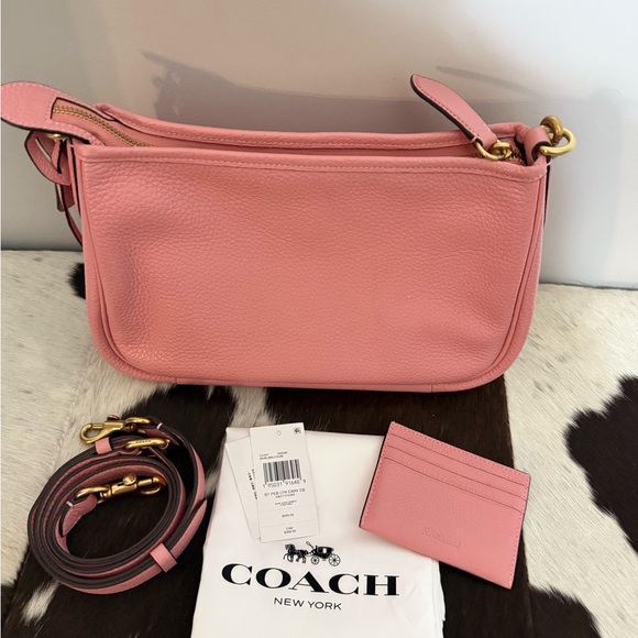 Coach - Picture 2 of 6